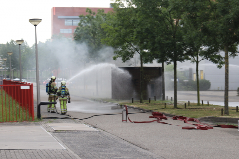 Veel rook bij brand stroomhuis