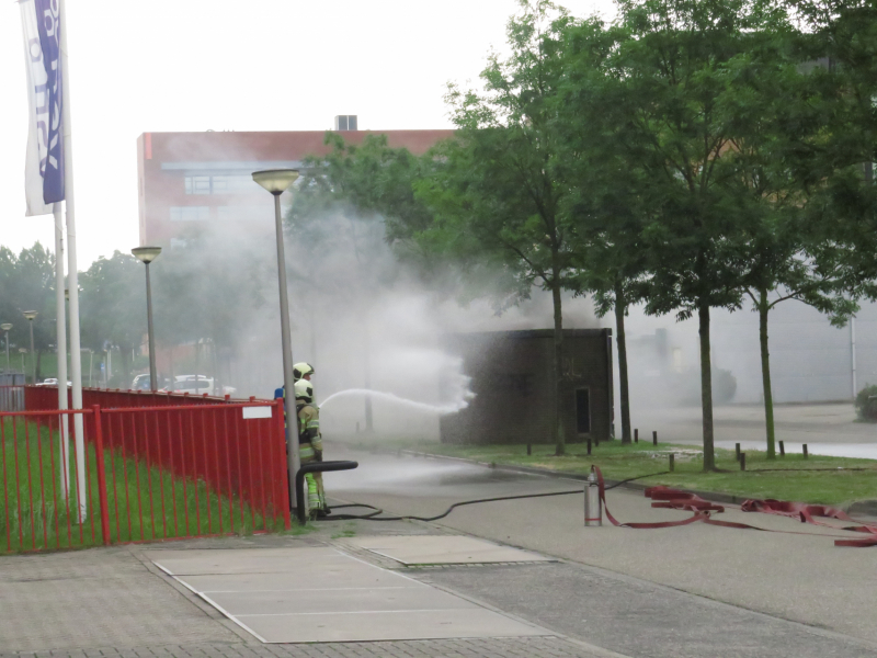 Veel rook bij brand stroomhuis