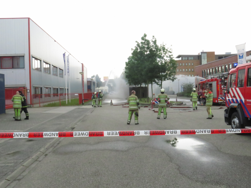 Veel rook bij brand stroomhuis