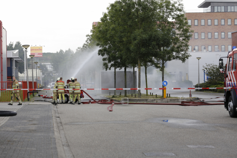 Veel rook bij brand stroomhuis
