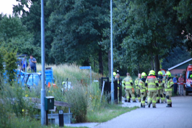 Vrachtwagen trailer vol drugs benodigdheden aangetroffen