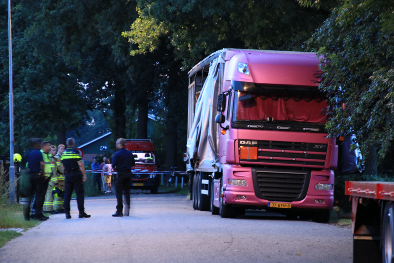 Vrachtwagen trailer vol drugs benodigdheden aangetroffen