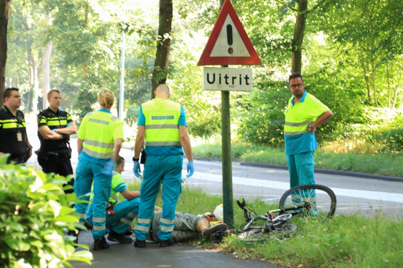 Mountainbiker en voetganger gewond door aanrijding