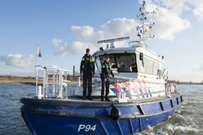 Dordrecht - Politie onderzoekt dodelijk scheepsongeval