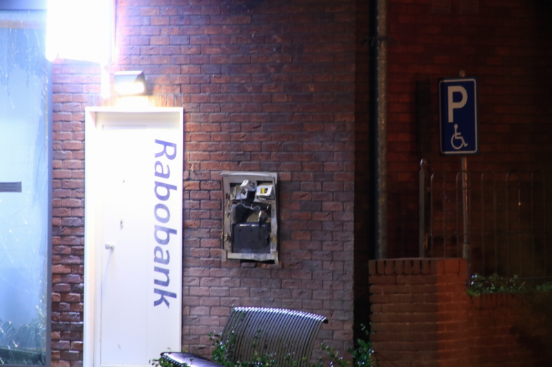 Plofkraak op pinautomaat van Rabobank