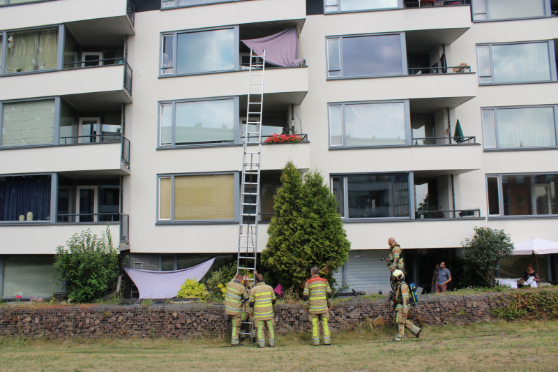 Brand op balkon van appartement