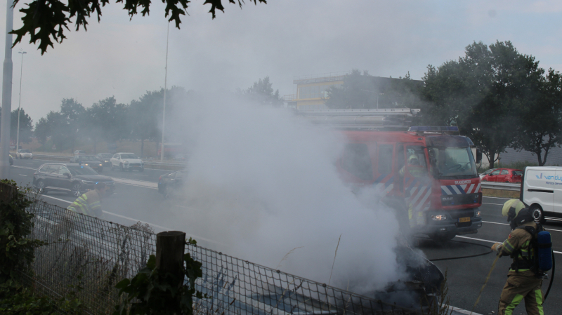 Voertuig volledig uitgebrand