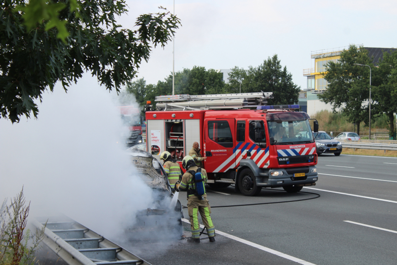 Voertuig volledig uitgebrand