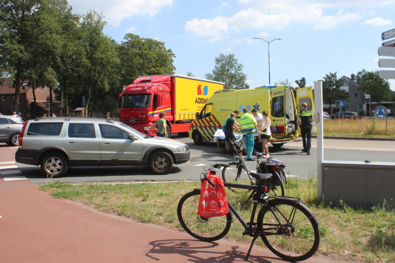 E-bikester gewond na botsing met auto