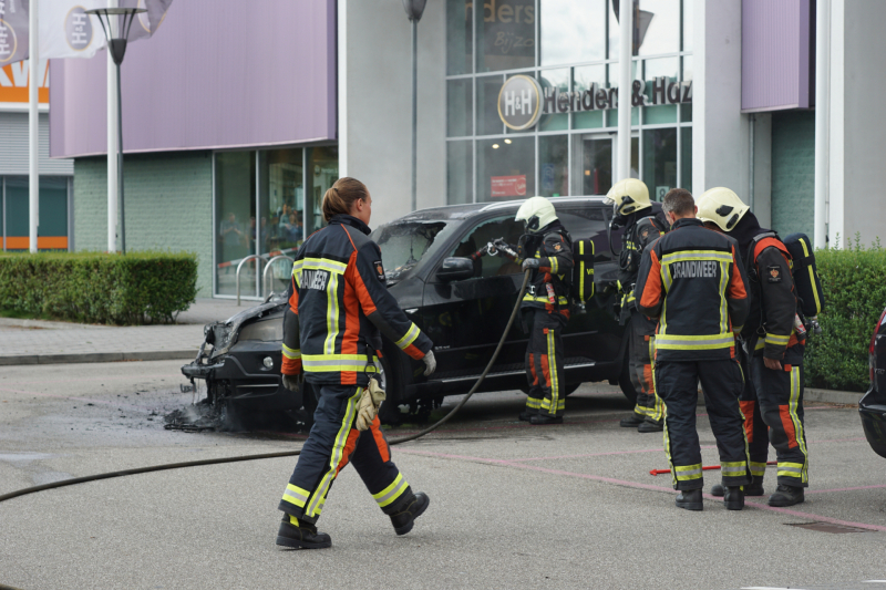 Auto verwoest door brand