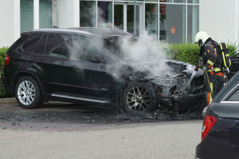 Auto verwoest door brand