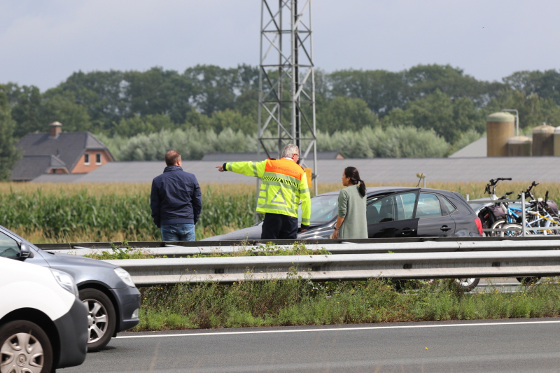 Flinke file na kop-staart aanrijding