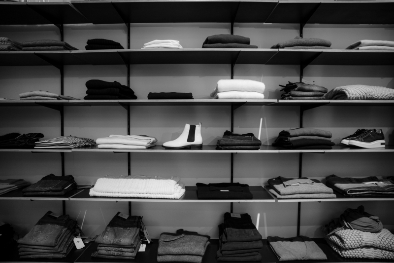 Dure kledingstukken weg bij ramkraak kledingwinkel
