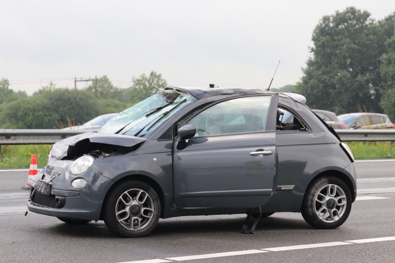 Flinke crash tussen vier voertuigen