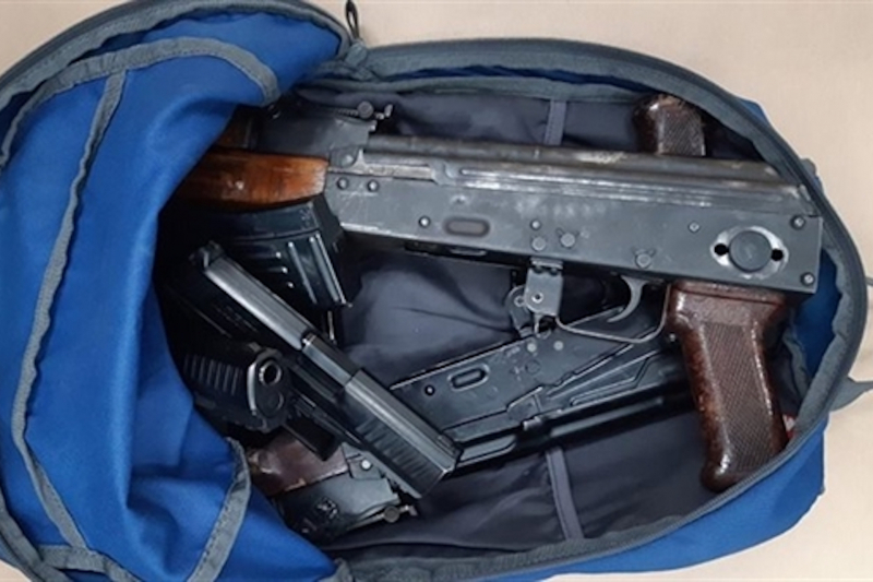 Rechtbank eist 7 jaar voor invoer wapens en 300 kilo cocaÃ¯ne in verborgen ruimte in busje