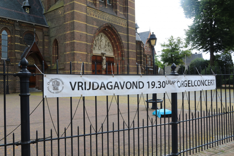 Verdacht pakketje gevonden bij Sint Vituskerk