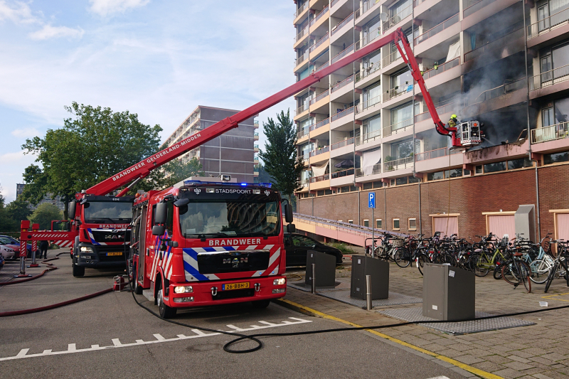 Uitslaande brand in flatwoning