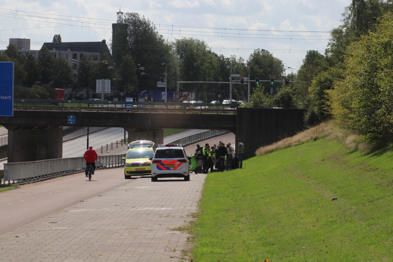 Vrouw gewond na ongeval op fietspad