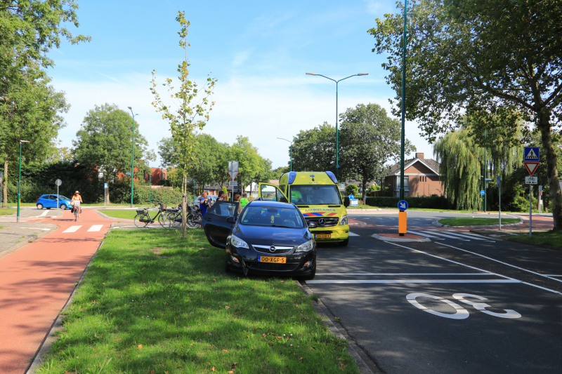 E-biker aangereden op rotonde