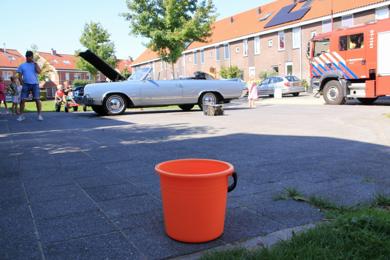 Oldtimer vat vlam door kapotte brandstofslang