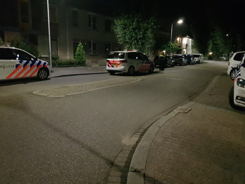 Zes mannen gevlucht na woningoverval