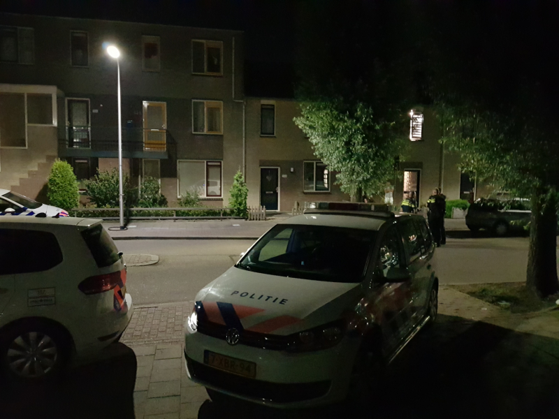 Zes mannen gevlucht na woningoverval