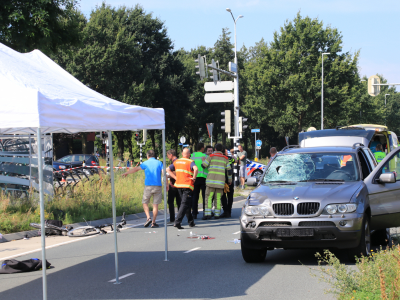 E-bikester overleden na zwaar ongeval op kruising