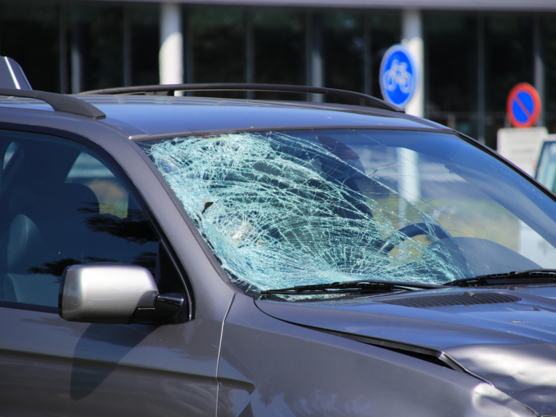 E-bikester overleden na zwaar ongeval op kruising