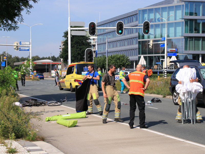 E-bikester overleden na zwaar ongeval op kruising