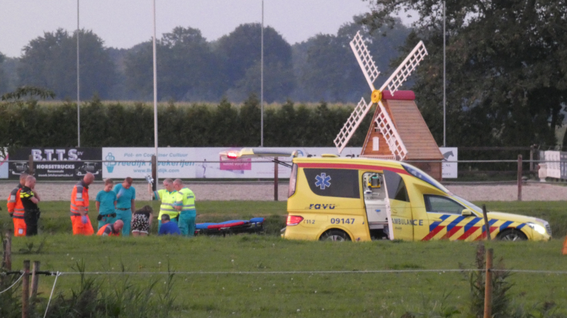 Ruiter van paard gevallen