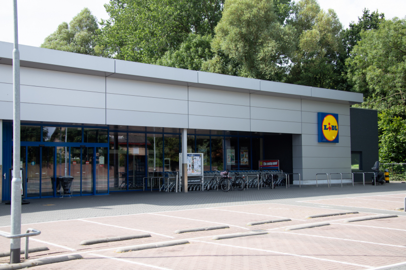Personeel Lidl houden overvaller onder controle