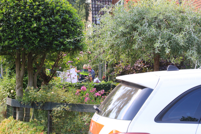 Man zwaargewond na val van keukentrapje