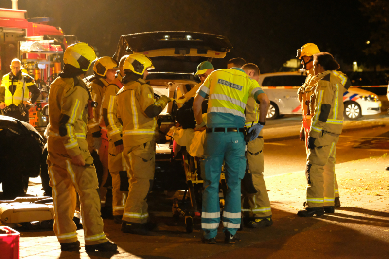 Gewonde via achterklep Porsche bevrijd
