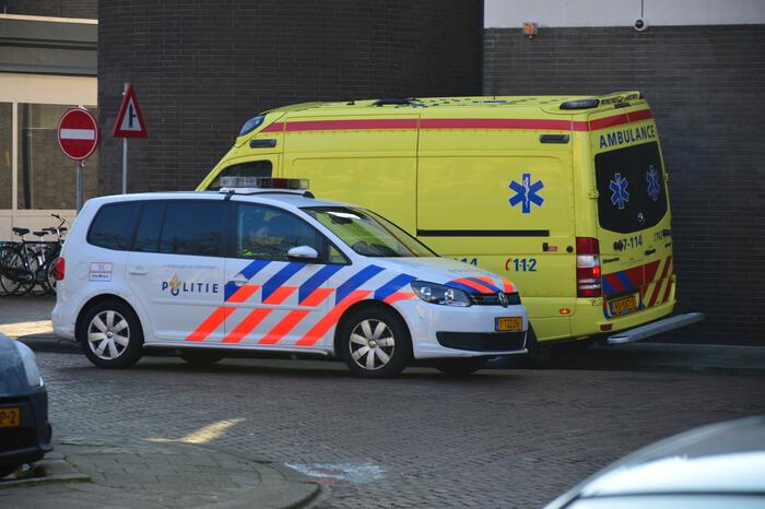 Man neergestoken na conflict in brandgang