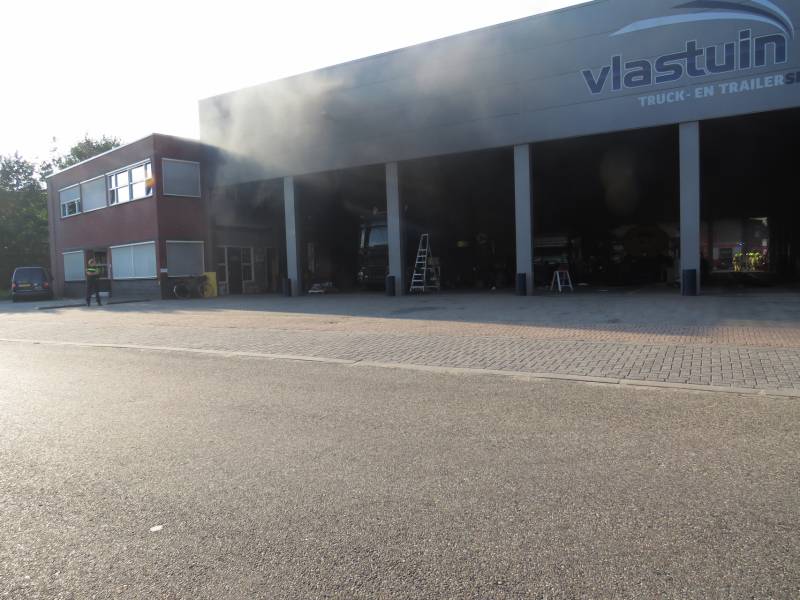 Bedrijf vol met rook na brand in lasapparaat