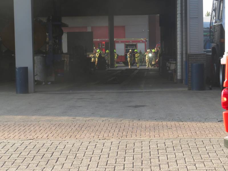 Bedrijf vol met rook na brand in lasapparaat
