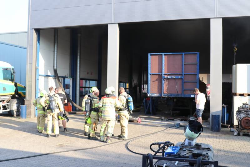 Bedrijf vol met rook na brand in lasapparaat