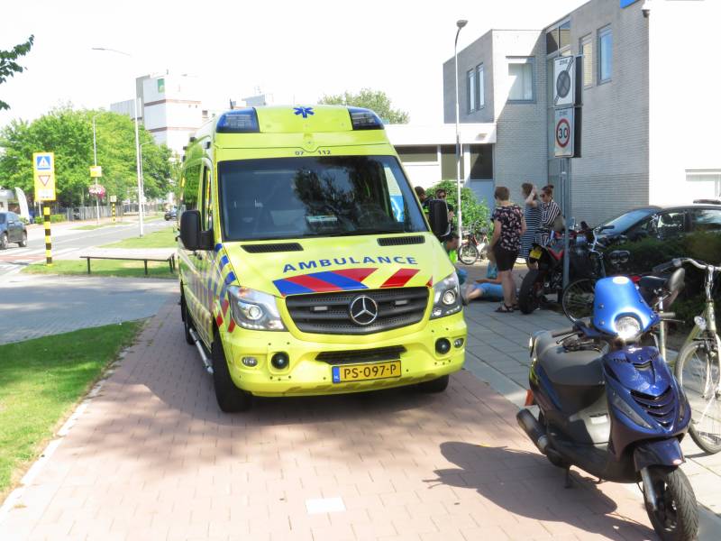 Fietser aangereden door scooter