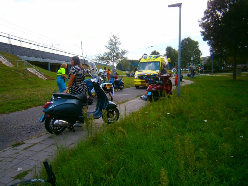 Dronken scooterrijder botst op fietsster, vrouw ernstig gewond