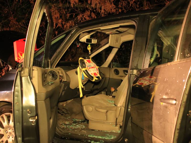 Buitenlandse auto achtergelaten na ongeval