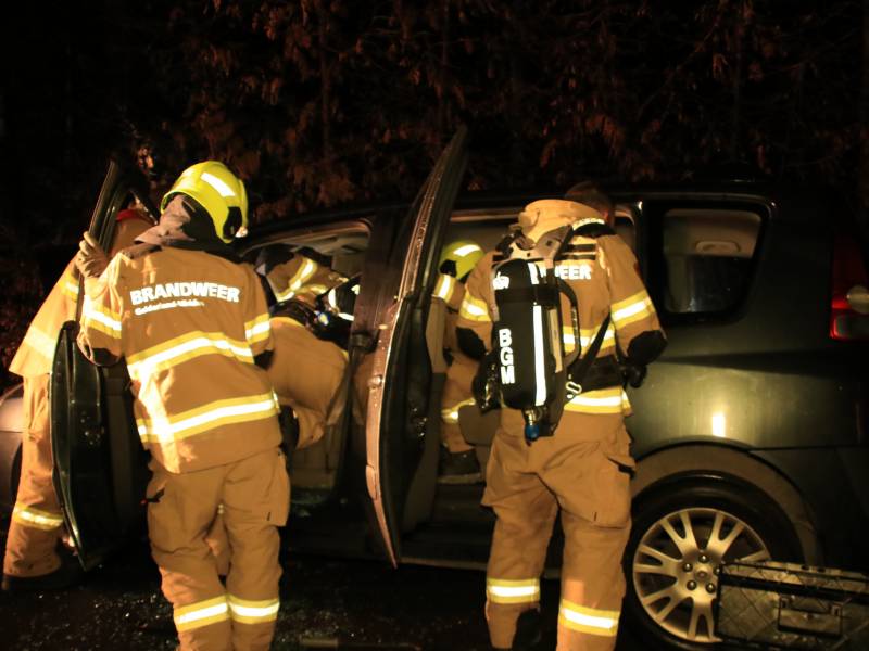 Buitenlandse auto achtergelaten na ongeval