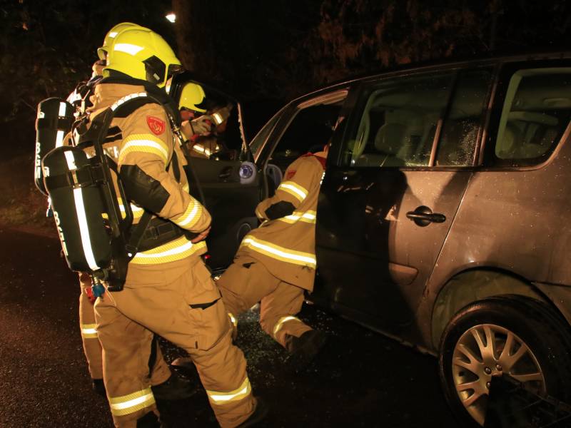 Buitenlandse auto achtergelaten na ongeval