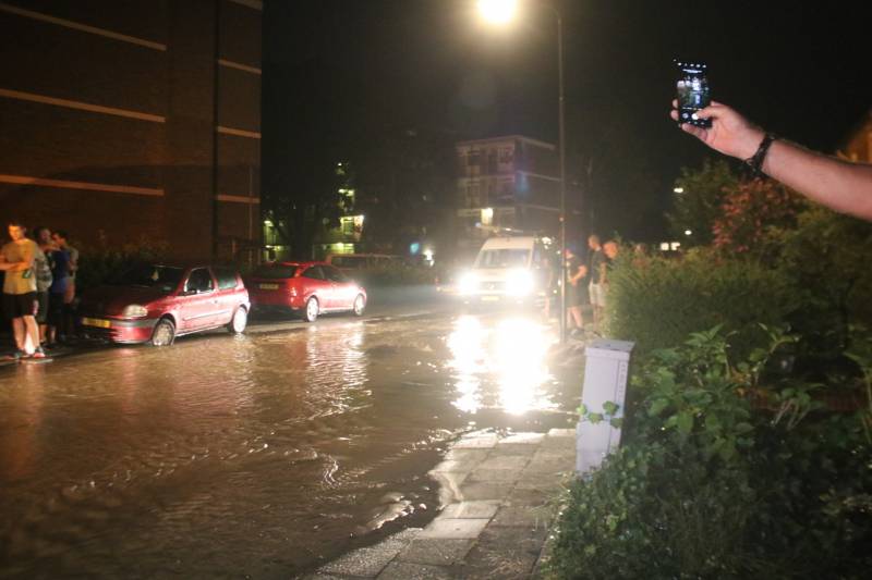 Straat blank door leidingbreuk