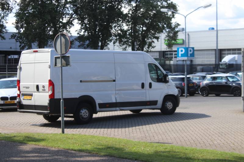 Scooterrijder ernstig gewond