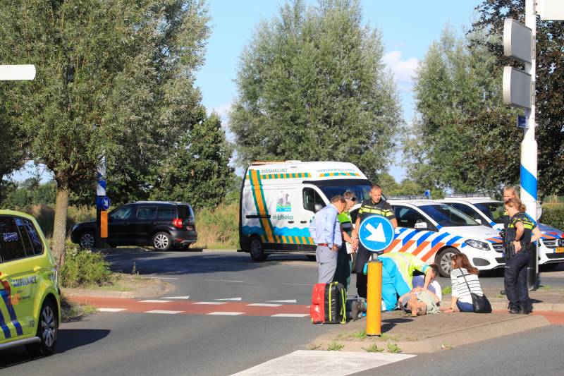 Twee overstekende fietsers aangereden