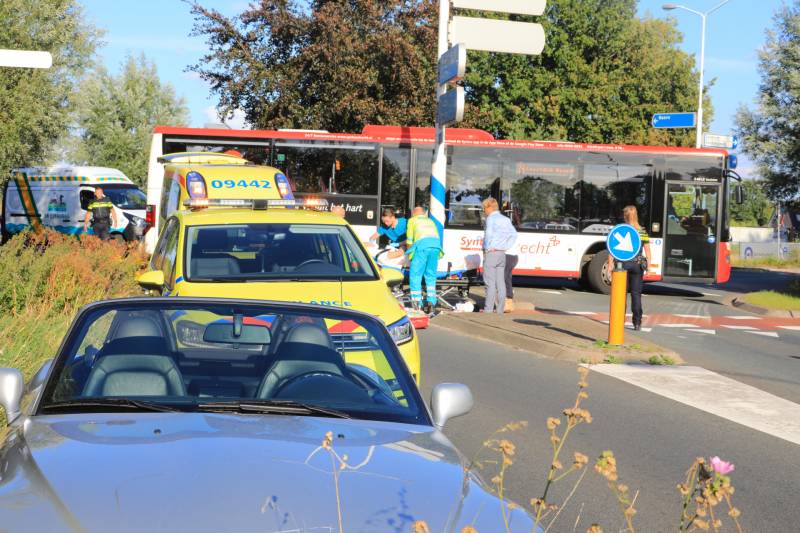 Twee overstekende fietsers aangereden