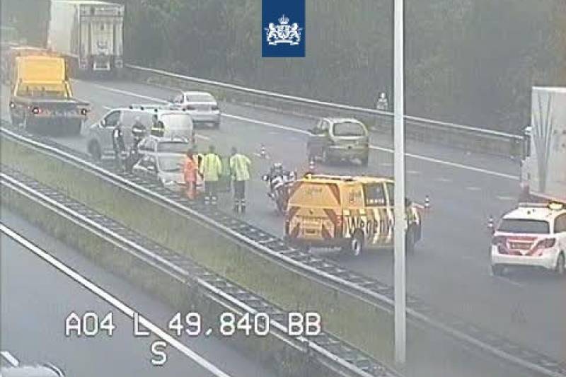 Meerdere auto's op elkaar bij knooppunt Plaspoelpolder