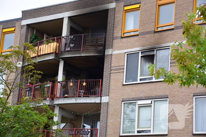 Zeer grote brand in flatwoning
