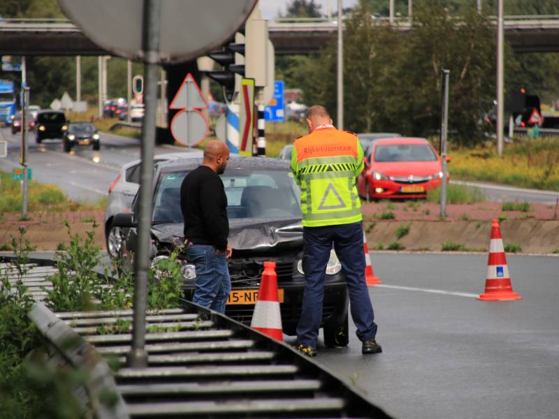 Opnieuw auto uit de bocht op beruchte plek