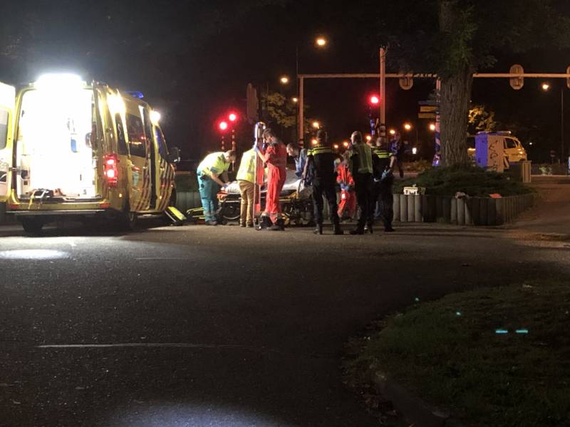 Man zwaargewond op straat gevonden
